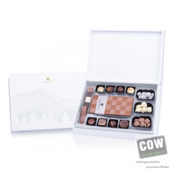 Afbeelding van relatiegeschenk:First Selection - Maxi - Pralines en chocolade Kerstchocolade